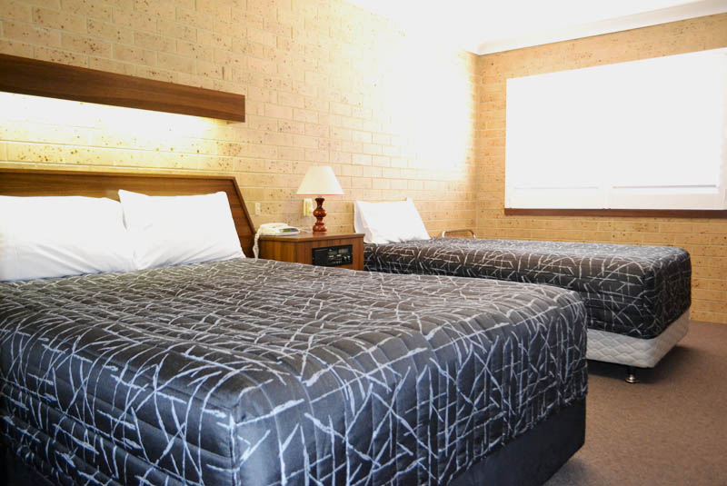 Deluxe Room Twin | 1 Queen Bed 1 Single Bed